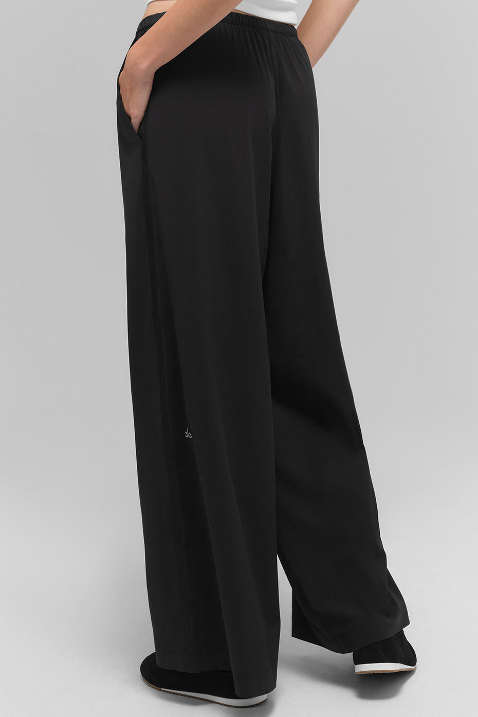 AloBreezy Wide Leg Pant (Regular) - Black