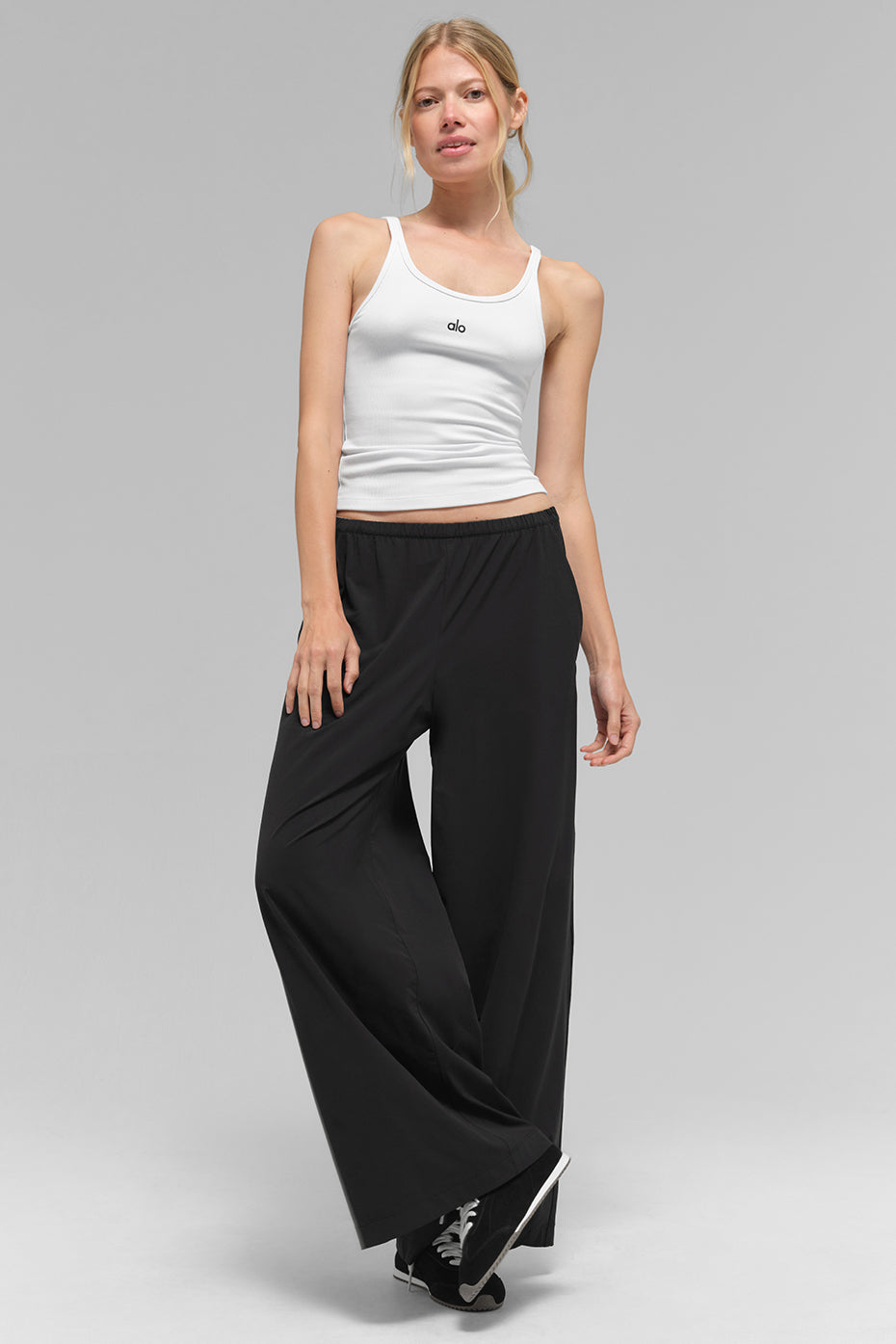 AloBreezy Wide Leg Pant (Regular) - Black