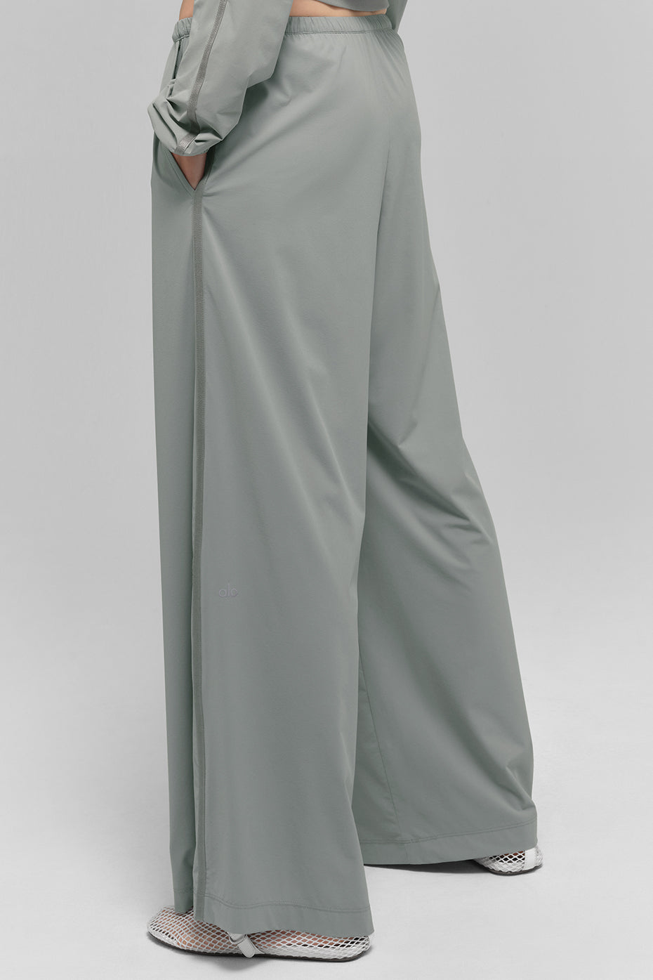 AloBreezy Wide Leg Pant (Regular) - Lunar Grey